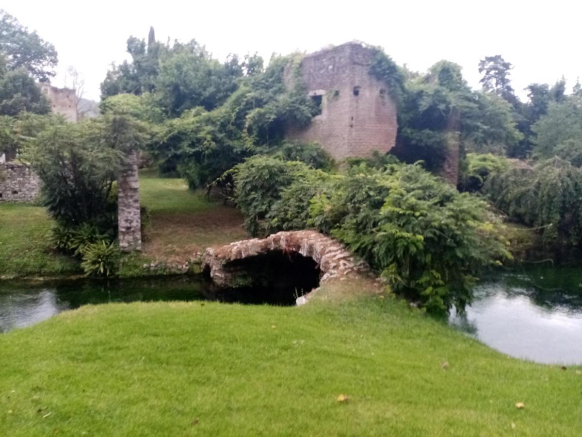 La Bella Ninfa Bed & Breakfast Sermoneta Bagian luar foto