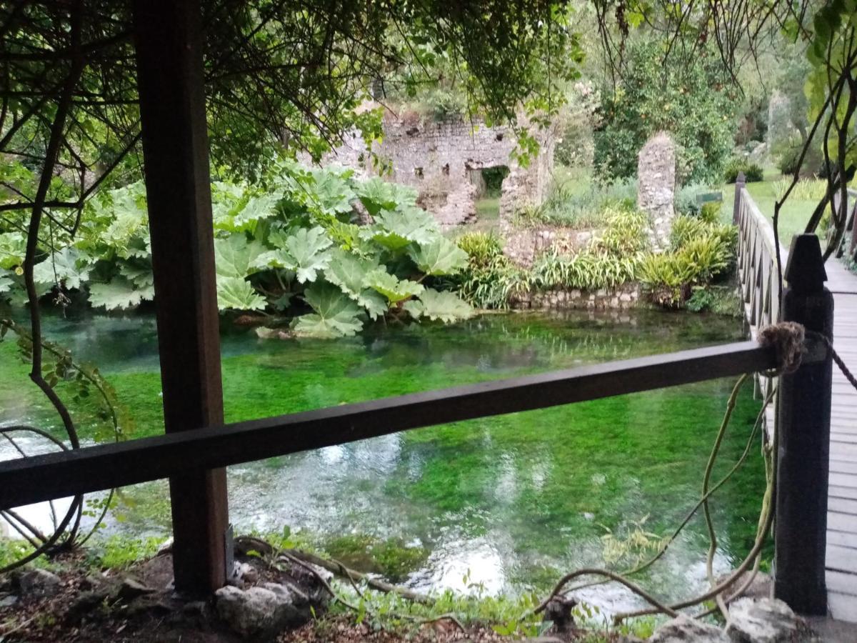 La Bella Ninfa Bed & Breakfast Sermoneta Bagian luar foto